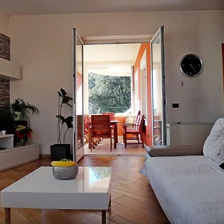 Golden View Apartment *